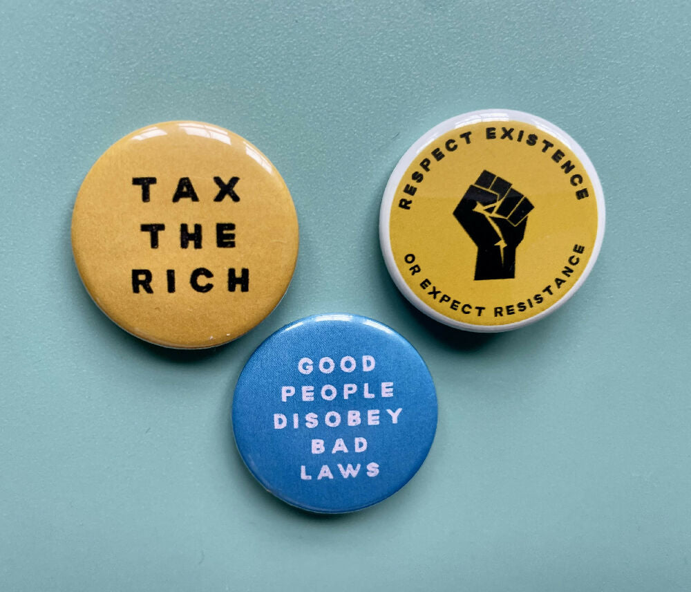 Pack of 3 protest badges
