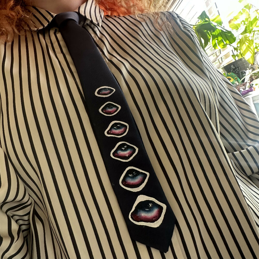 Hand-painted tie