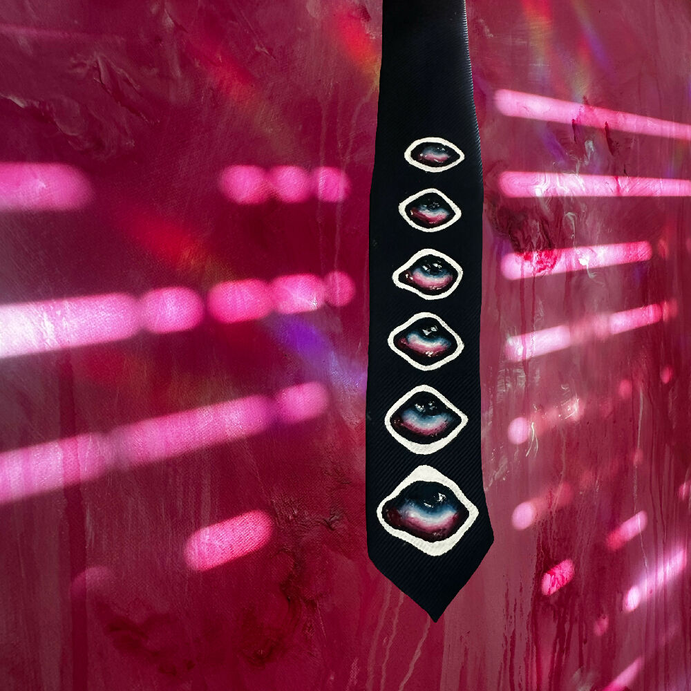 Hand-painted tie