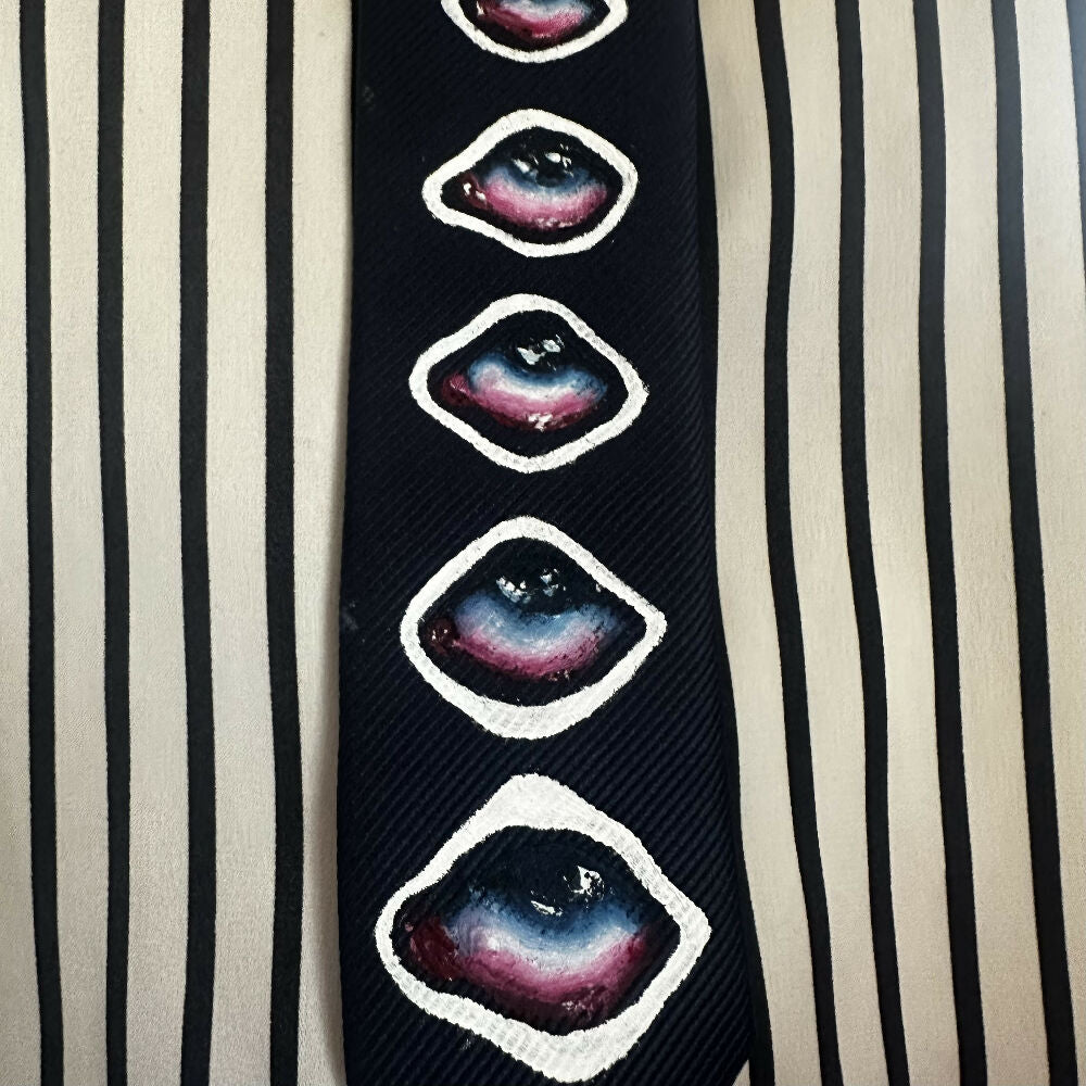 Hand-painted tie